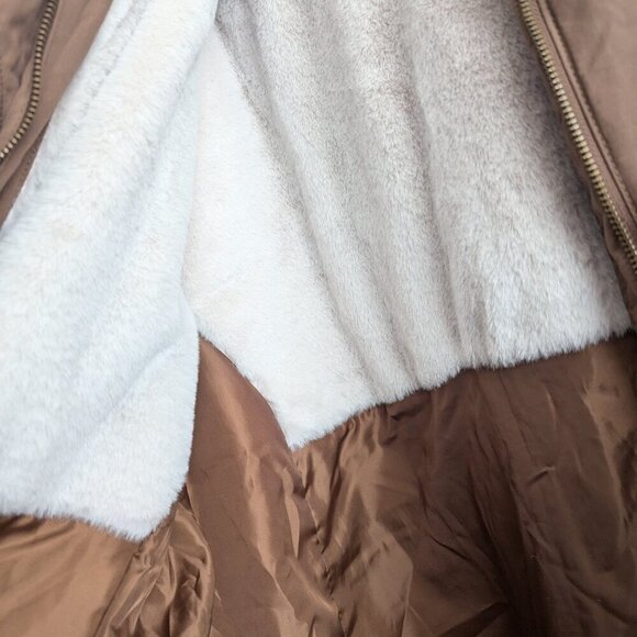 Old Navy Water-Resistant Faux-Fur Lined Hooded Jacket - Picture 9 of 10